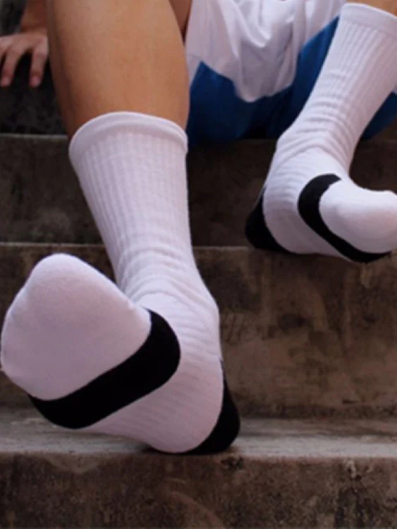 2 Pairs Athletic Fit Slider Socks - Image 2