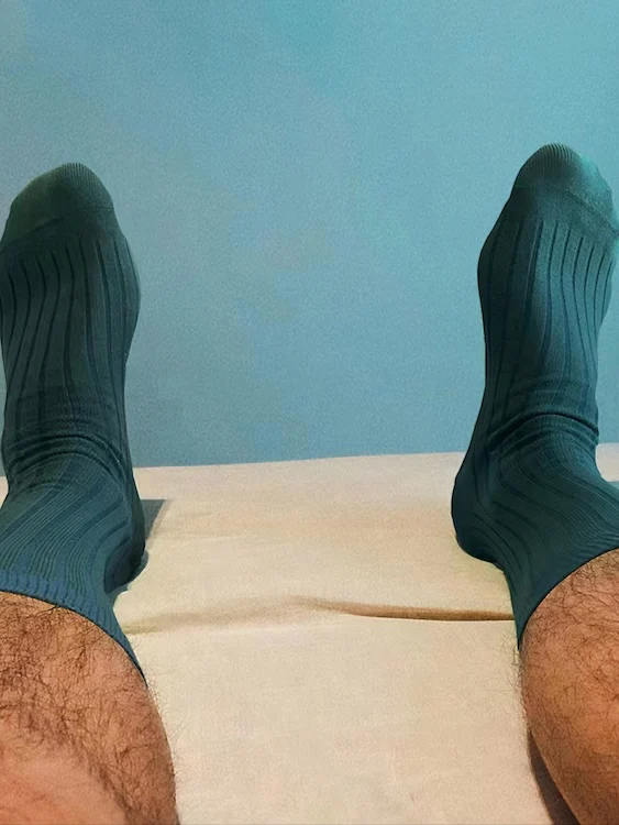 4 Pairs Of Mens Neon Socks - Image 3