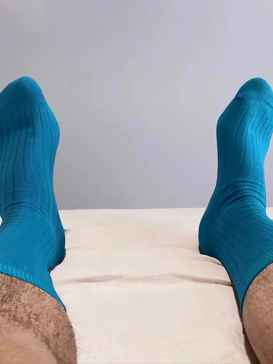 4 Pairs Of Mens Neon Socks - Image 4