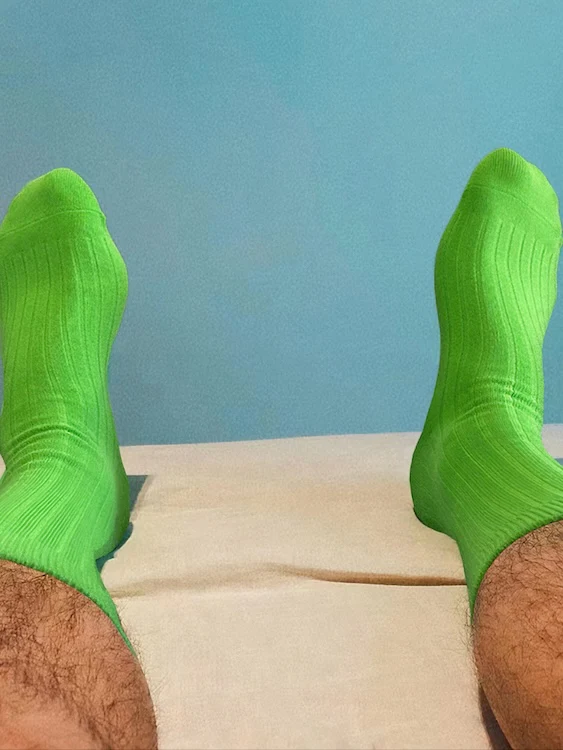 4 Pairs Of Mens Neon Socks - Image 5