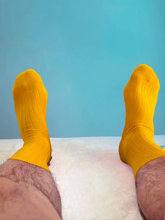 4 Pairs Of Mens Neon Socks - Image 6