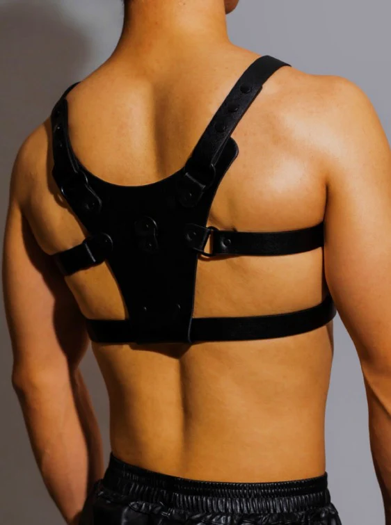 Adjustable Bondage Belt with Sexy Metal Accents for Men - Image 5