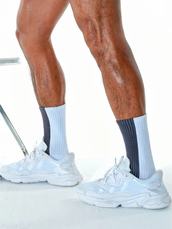 Men's Thick Crew Socks with Grey or Pink Vertical Stripes - Image 2